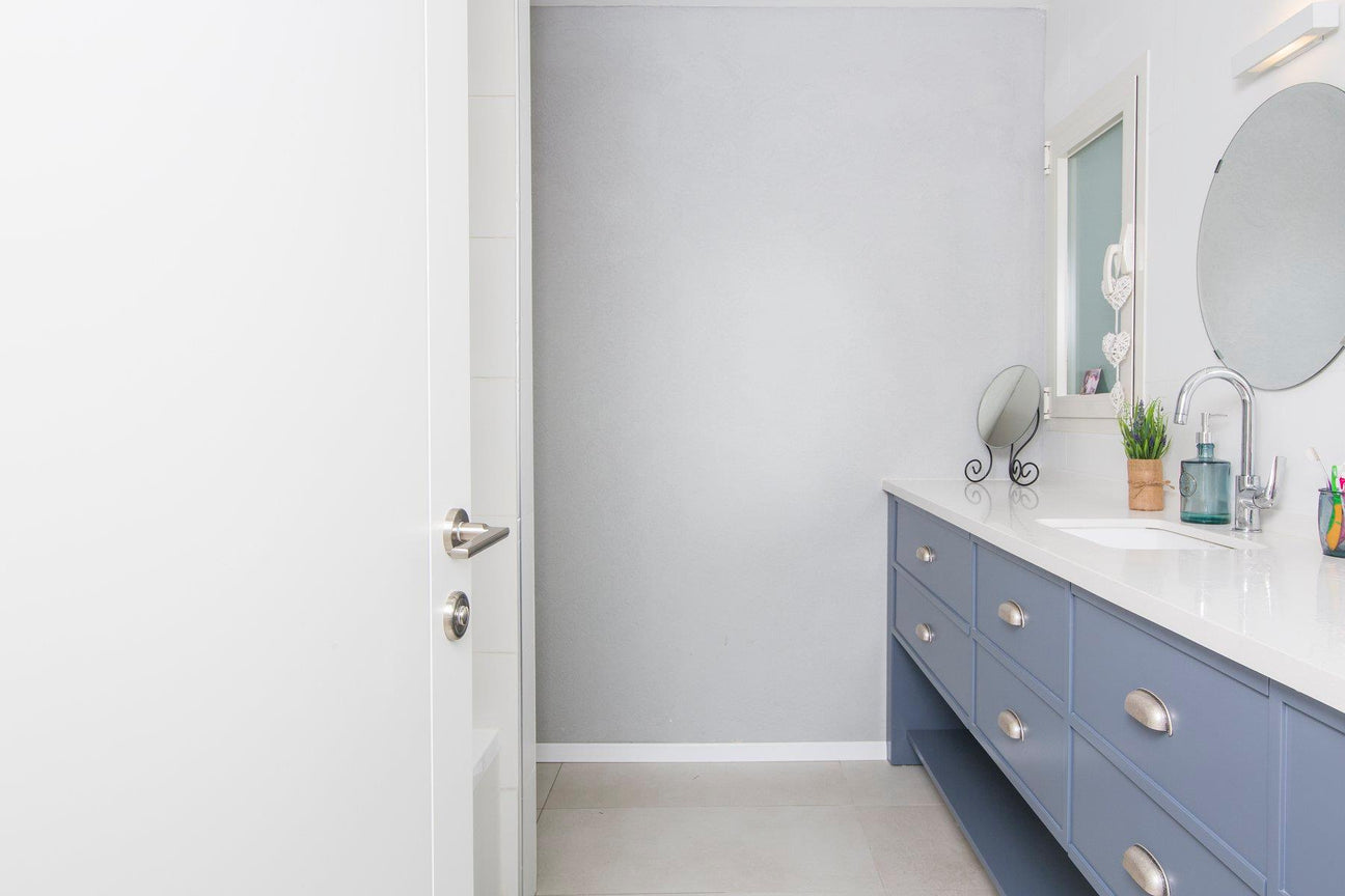 מנגנוני נעילה מתקדמים לדלתות פנים