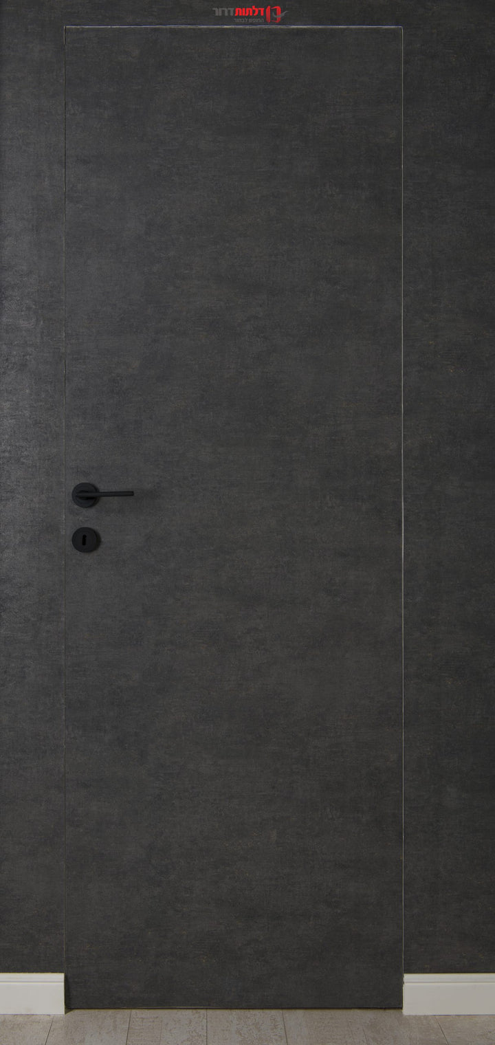 דלת קו אפס שחורה