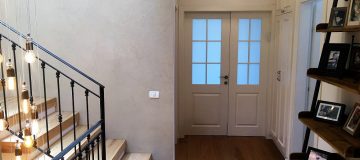 דלתות כניסה לבנות לבית
