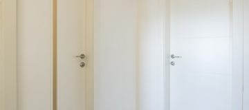 דלתות לחדרים מקבילות